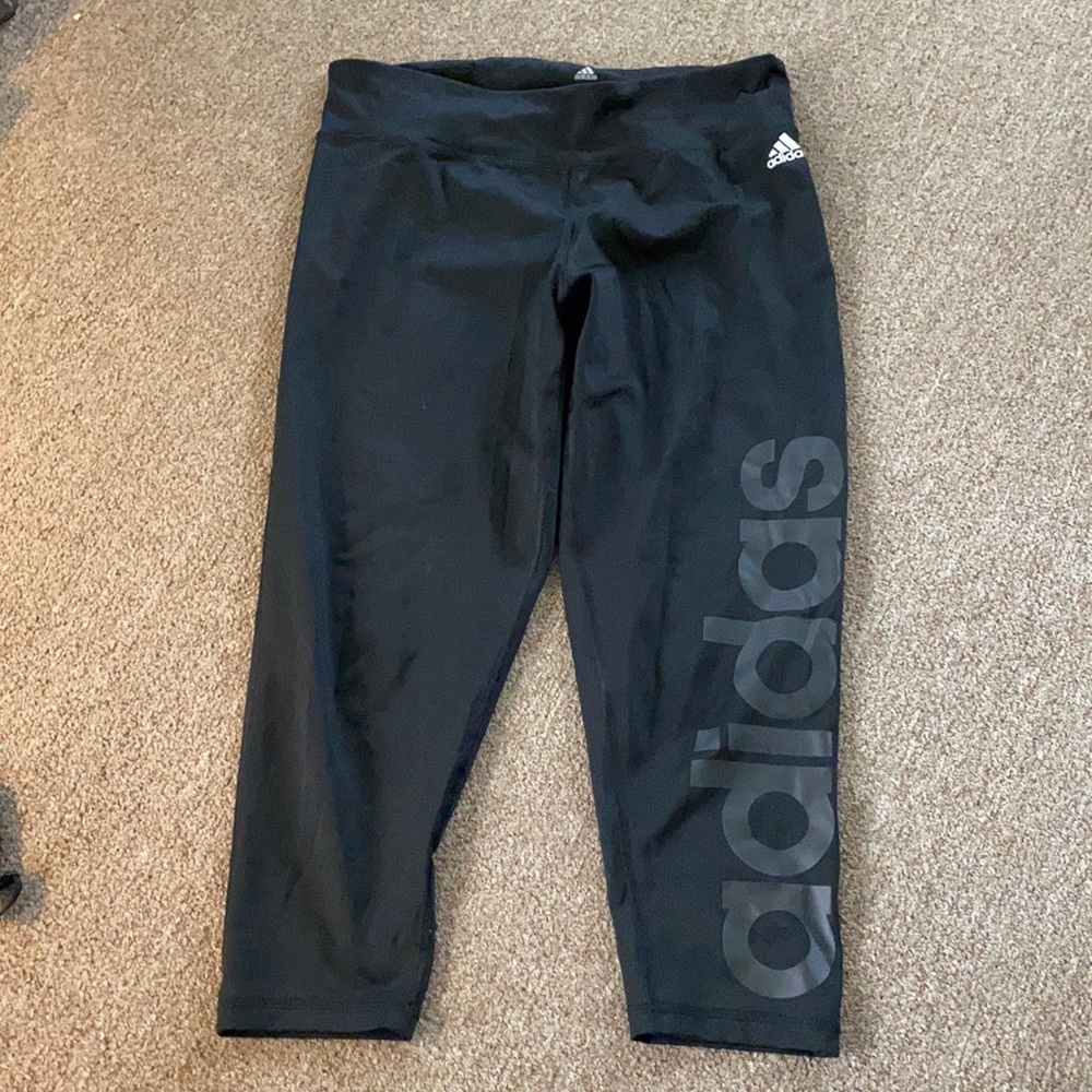 Women’s Adidas crop leggings